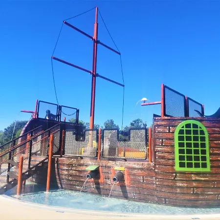 База отдыха West Coast Mobilhome With Xxl Terrace Тар