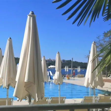 West Coast Mobilhome With Xxl Terrace Tar-Vabriga
