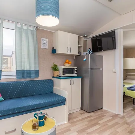 West Coast Mobilhome With Xxl Terrace פארק נופש